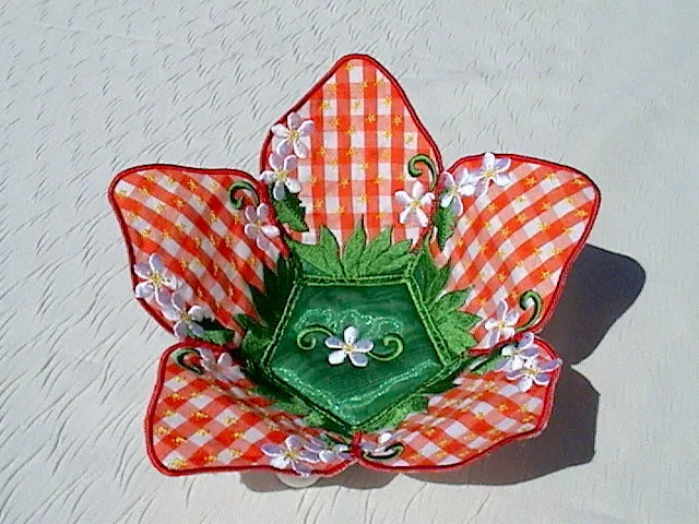 Freestanding Lace and Applique Strawberry Bowls