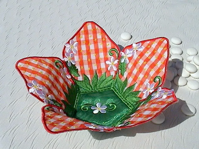 Freestanding Lace and Applique Strawberry Bowls
