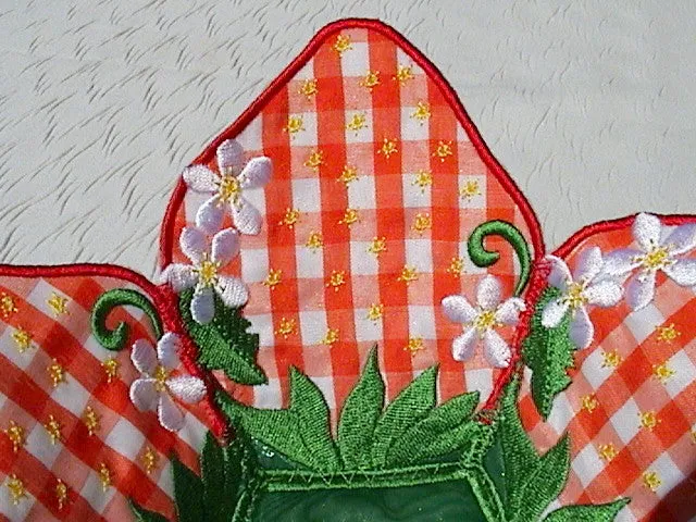 Freestanding Lace and Applique Strawberry Bowls